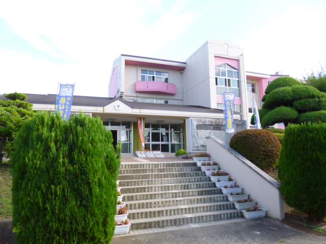Primary school. 2889m to Hitachi Omiya City Oga Elementary School