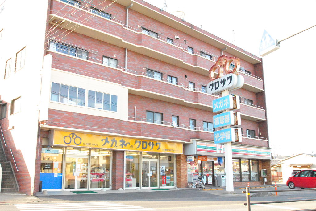 Convenience store. Seven-Eleven Hitachiota Kanai Machiten up (convenience store) 908m