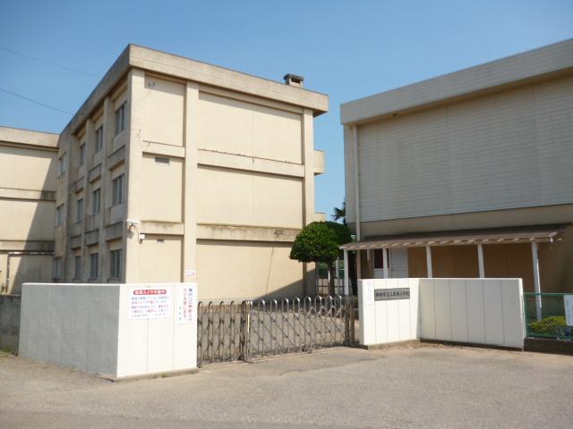 Primary school. Hokota Municipal Kamijimahigashi to elementary school 2000m