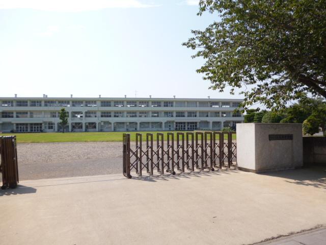 Junior high school. Hokota 1350m to stand Taiyo junior high school