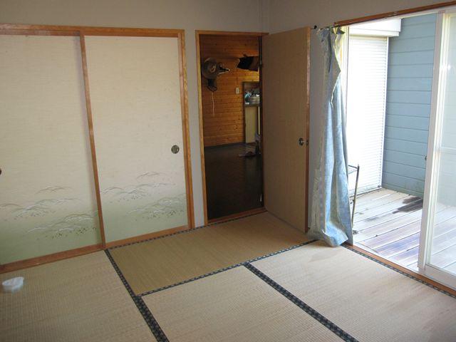 Other introspection. Japanese style room