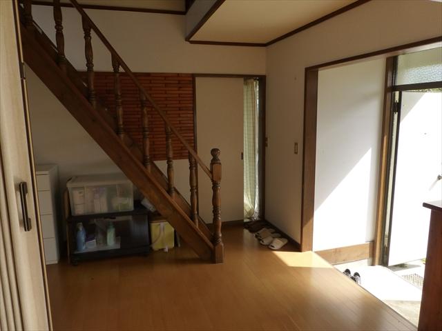 Non-living room. Staircase to the second floor