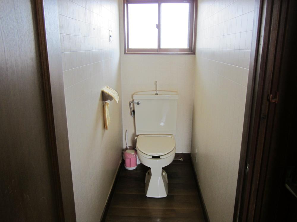 Toilet. Second floor