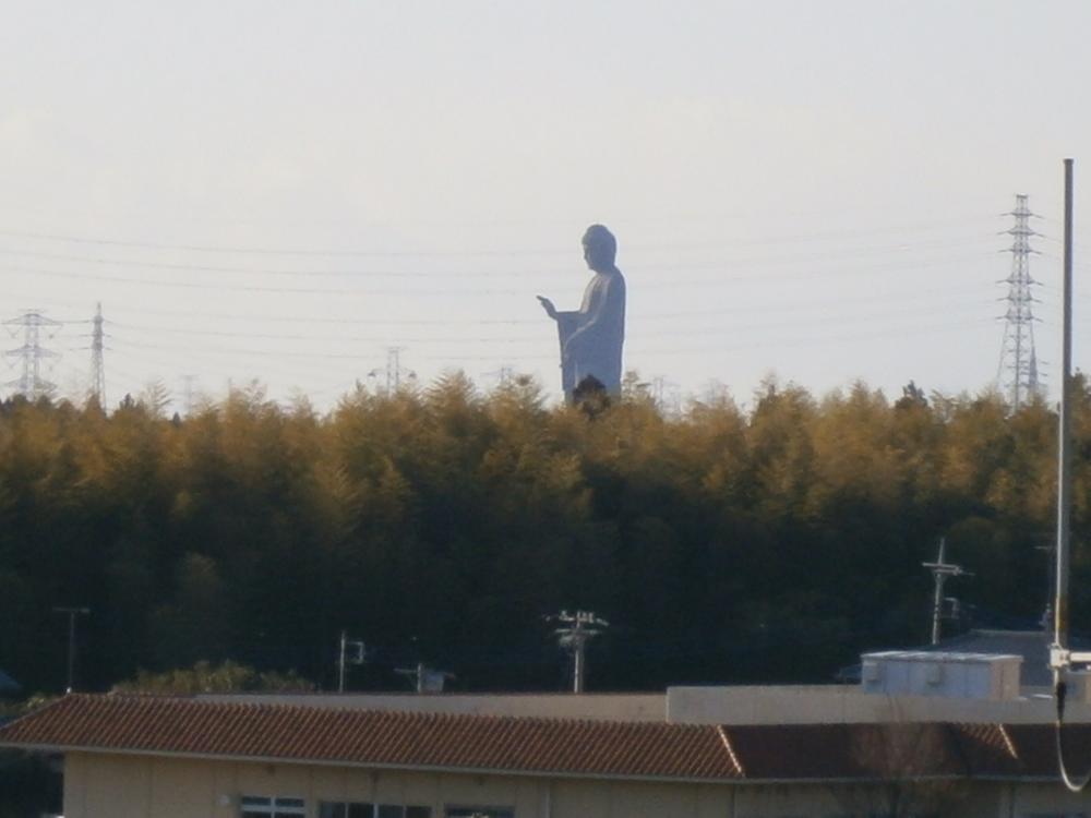 View photos from the dwelling unit. Overlooking the Great Buddha of Ushiku from Western-style