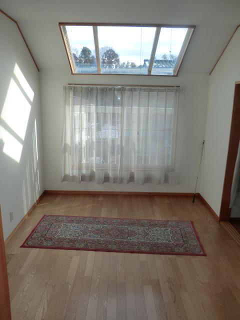 Non-living room. Indoor (September 2011) Shooting