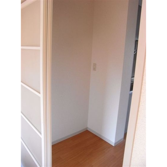 Entrance. Refrigerator is the place ☆