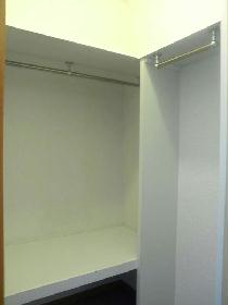 Receipt. Large capacity storage closet