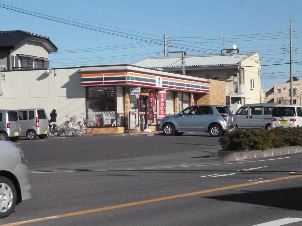 Convenience store. 854m to Seven-Eleven Ami Akebono shop