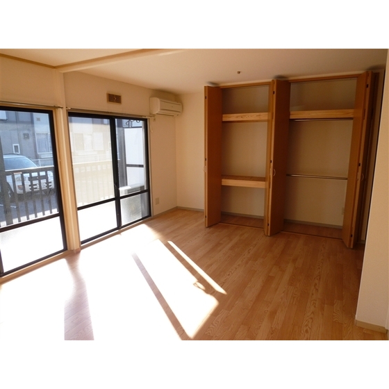 Living and room. Balcony 4.5 Pledge!