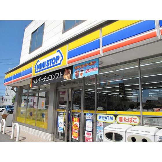 Convenience store. 150m until MINISTOP (convenience store)