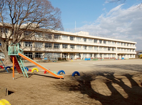 Primary school. 1900m until Ami Municipal Hongo elementary school (elementary school)