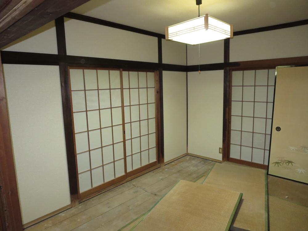 Non-living room. It will be on the first floor Japanese-style room in renovation. 