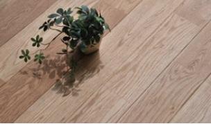 Other. Natural wood ・ Solid wood flooring. Using the solid wood of natural wood. Softness of barefoot, Warm is characterized by.