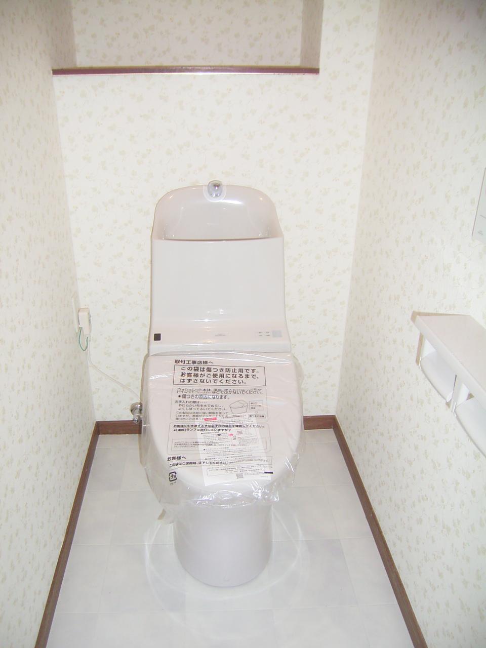 Toilet. Indoor (March 2013) Shooting, 2 ・ The third floor toilet new