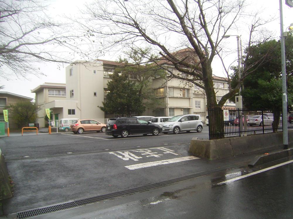 Primary school. 409m until Ishioka Municipal Ishioka Elementary School