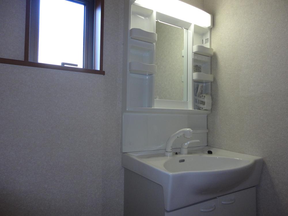 Wash basin, toilet. Indoor (10 May 2013) Shooting