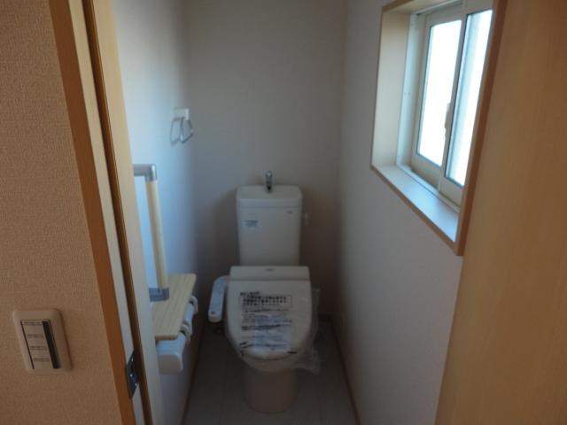 Toilet. Indoor (12 May 2013) Shooting Building 3