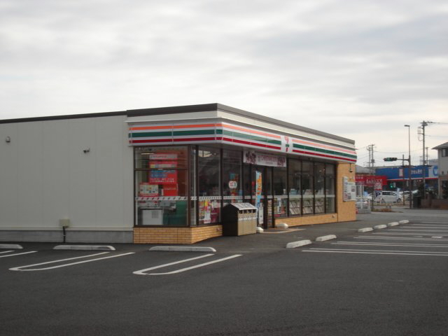 Convenience store. 52m until the Seven-Eleven Mitsukaido Morishita Machiten (convenience store)