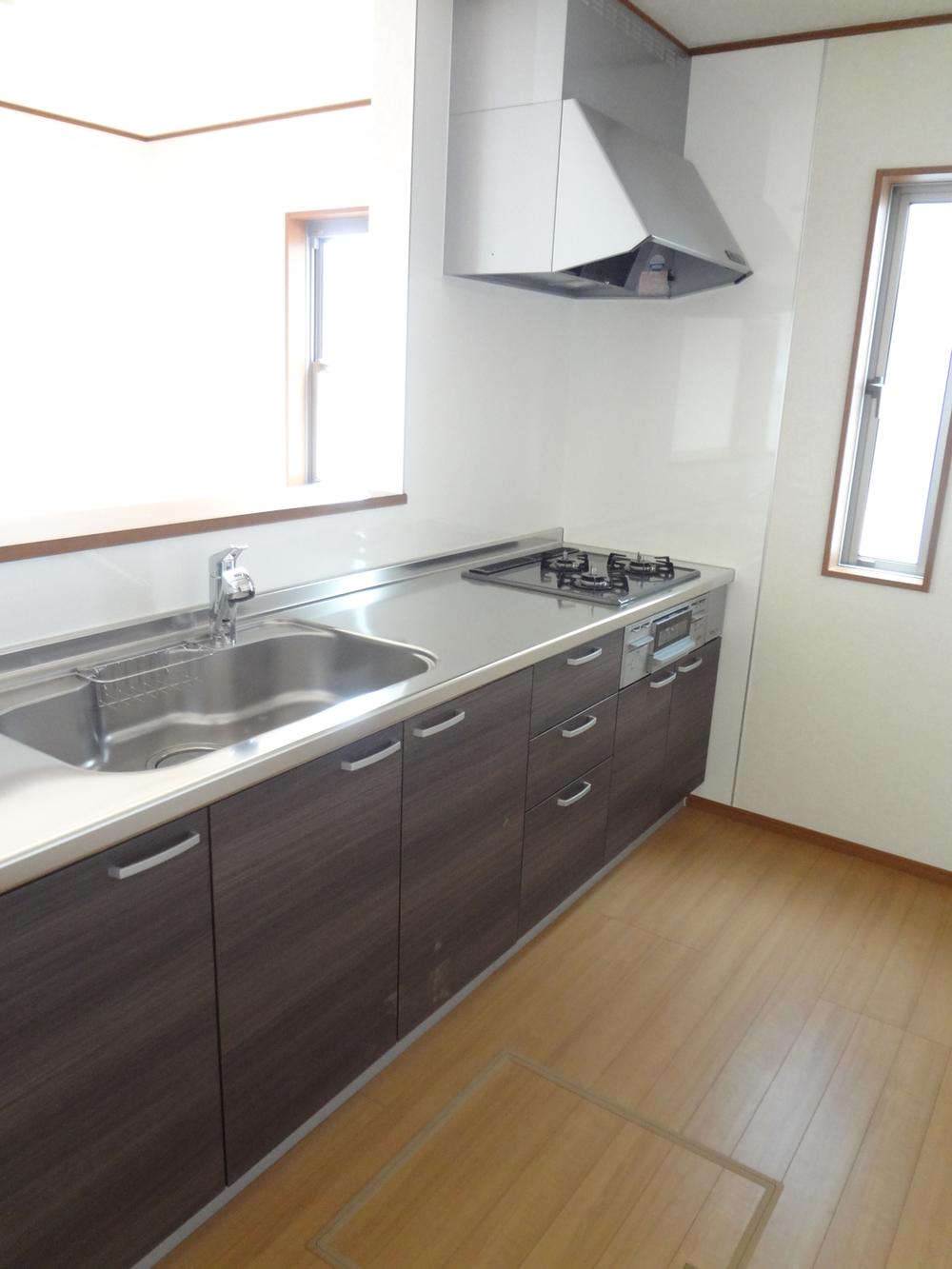 Same specifications photo (kitchen). Kitchen construction example photo