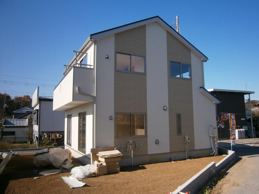 Local appearance photo. Local (11 May 2013) Shooting