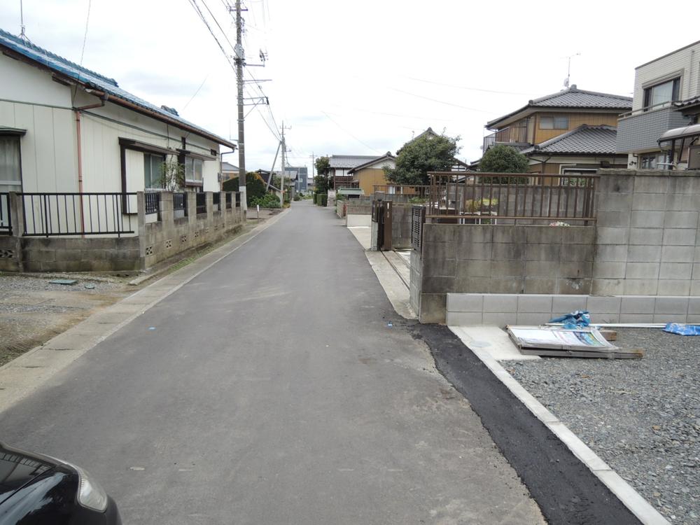 Local photos, including front road. Local (10 May 2013) Shooting