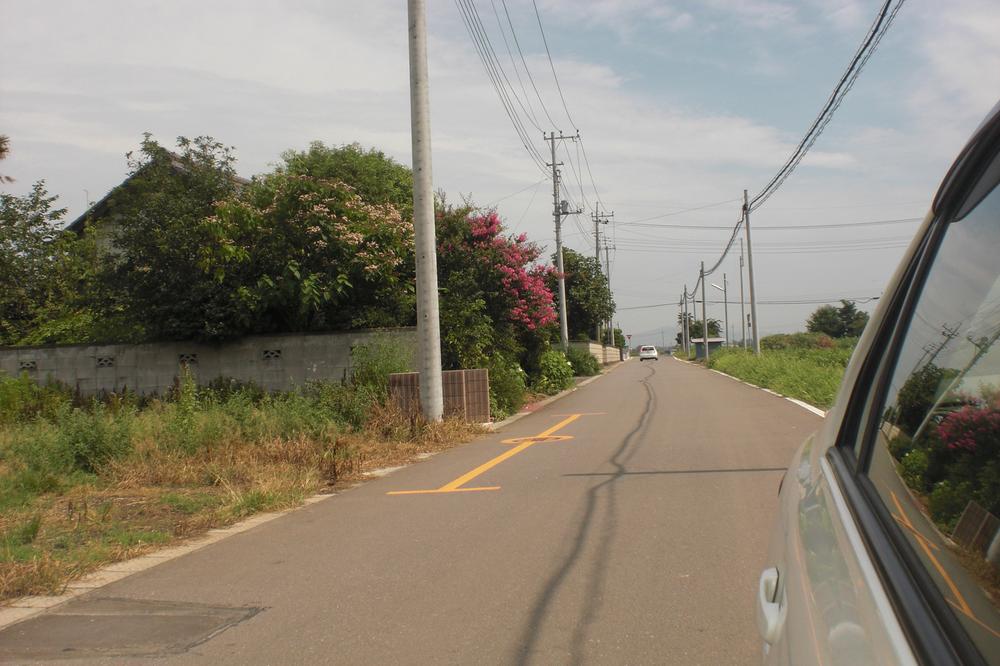 Local photos, including front road. Tsukuba will be watching