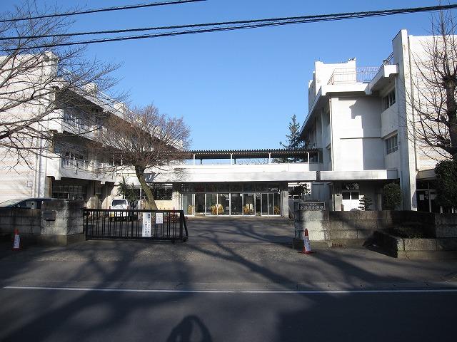 Primary school. Mitsukaido until elementary school 190m