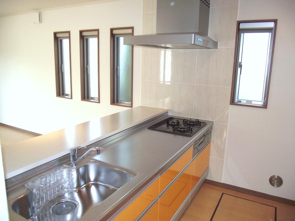 Same specifications photo (kitchen)