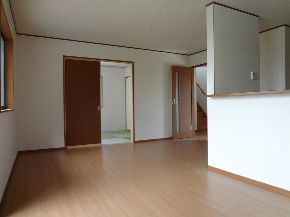 Same specifications photos (living). LDK construction example photo
