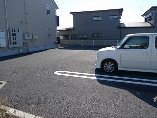 Other. 0m to on-site parking (Other)