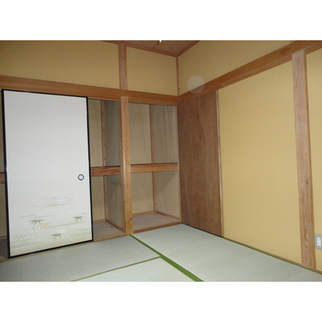 Other room space. Japanese-style room 6 tatami