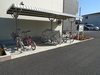 Other. 0m to bicycle parking lot (Other)