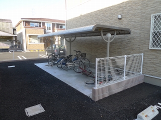 Other. 0m to bicycle parking lot (Other)