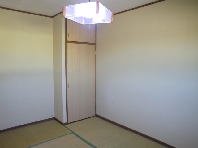 Other room space. There is Japanese-style calm