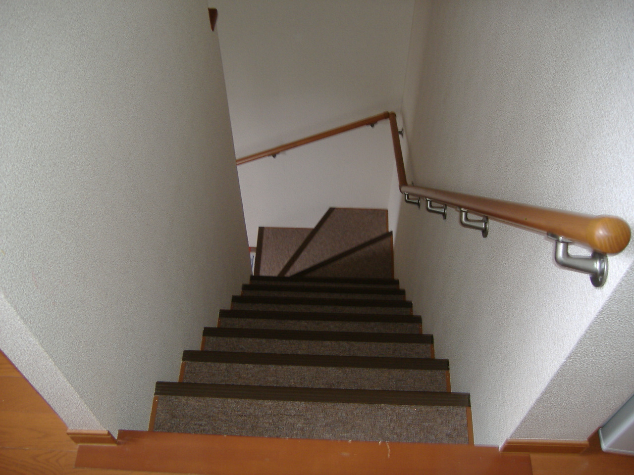 Other room space. To the entrance down the stairs