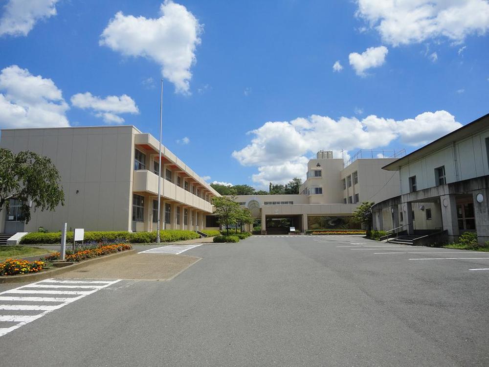 Primary school. Kasama to elementary school 1700m