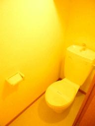 Toilet. Happy to live alone, toilet ・ Bathroom independent type