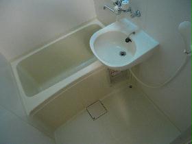 Bath. Bathroom with a clean sense of the white tones