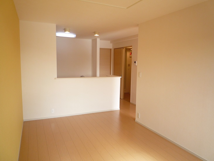 Living and room. Sunny!
