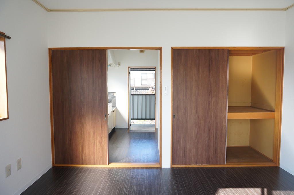 Living and room. Floor also wall has also been beautifully renovated