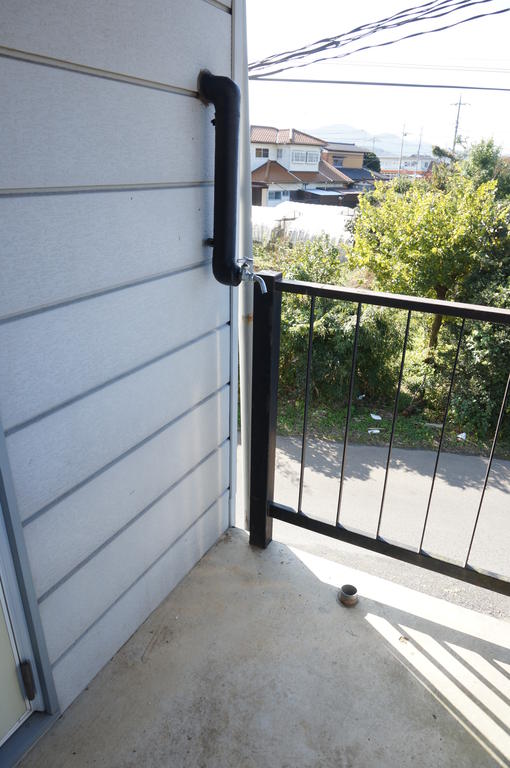 Other room space. Washing machine Storage! It is outside location but please pardon!