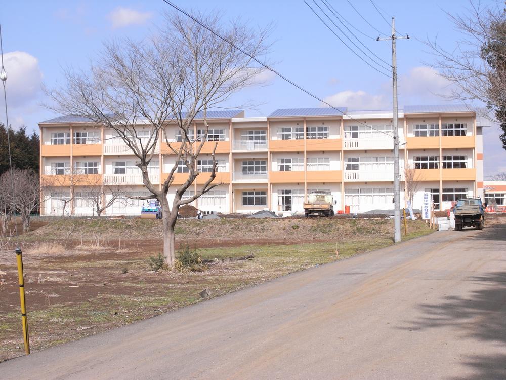Junior high school. Kasama Tateiwa between 984m to junior high school