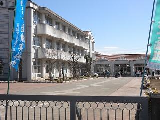 Primary school. Kasama 1353m until the Municipal Kitagawa root Elementary School