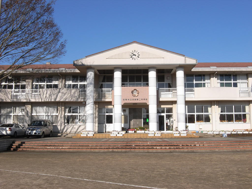 Junior high school. Kasama Municipal Tomobe second junior high school (junior high school) up to 524m