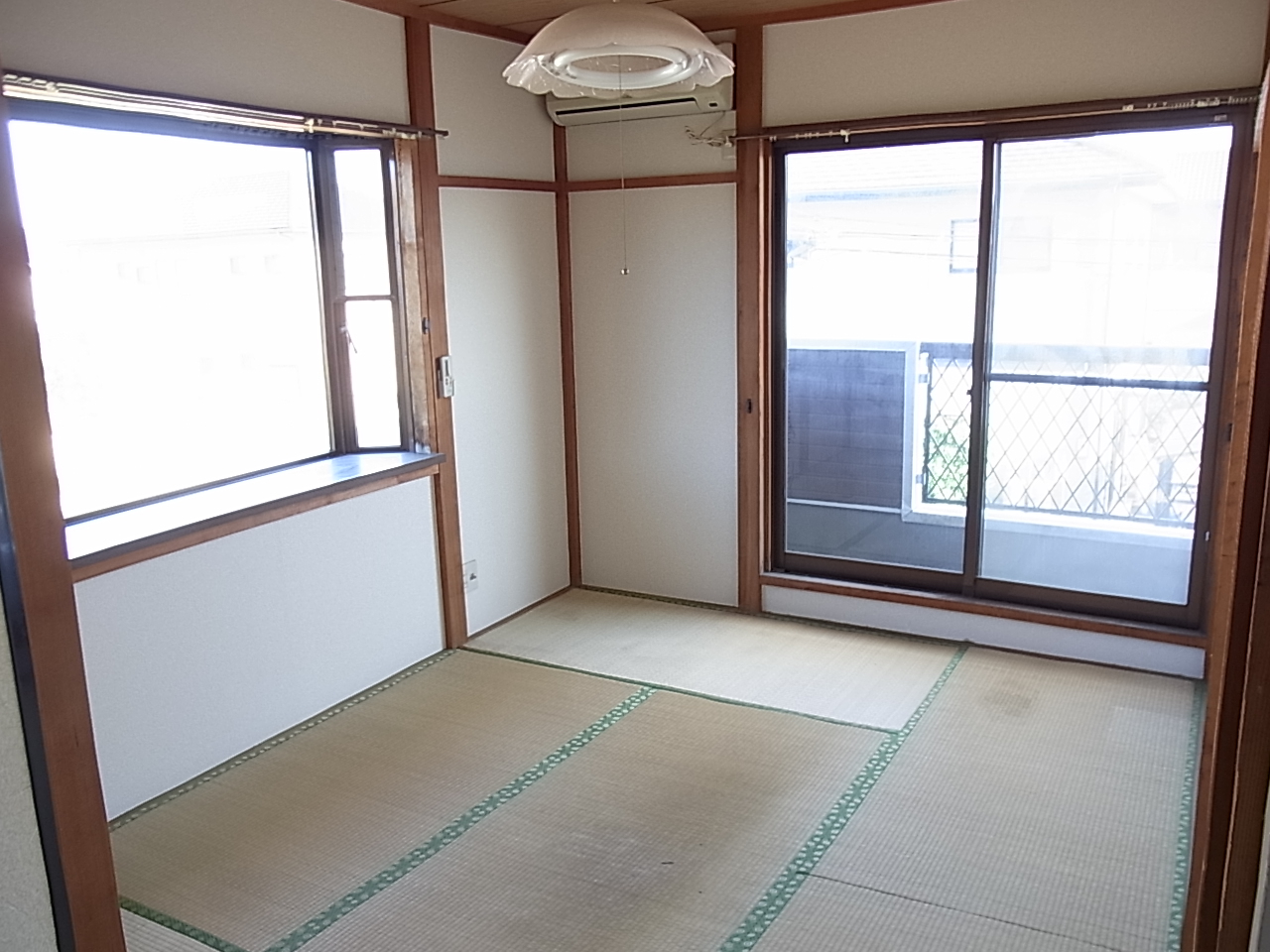 Living and room. Than Japanese-style entrance