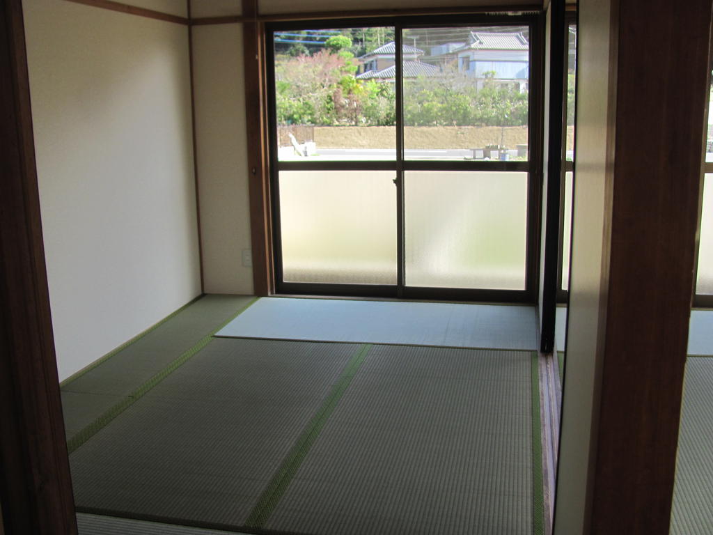 Other room space. Japanese-style room 5 quires