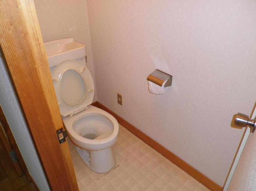 Toilet. 302 rent in