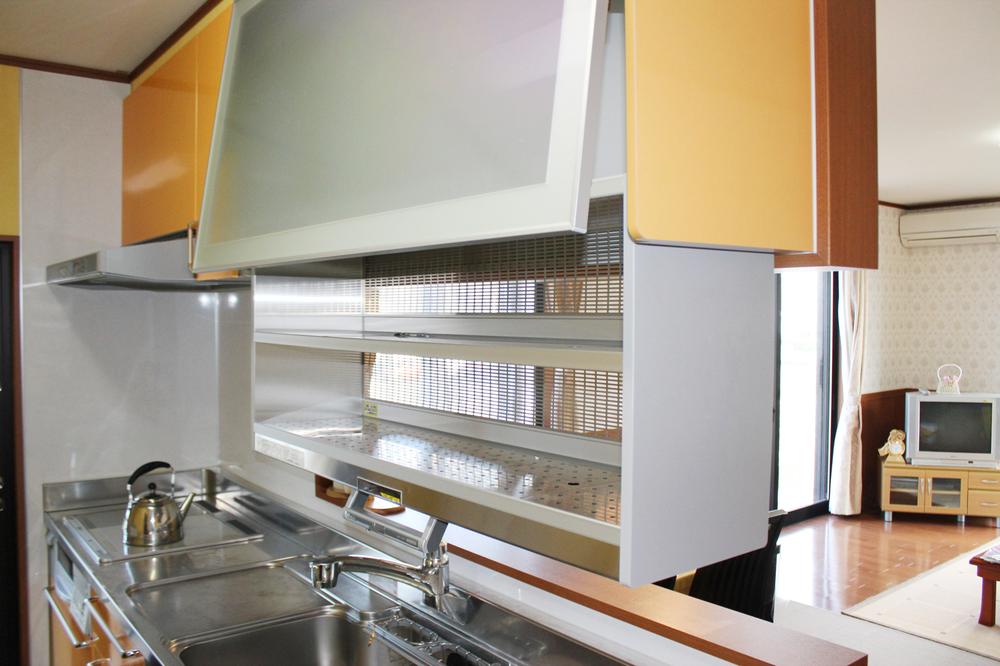 Kitchen. Dishwasher ・ Electric elevator ・ IH cooking heater