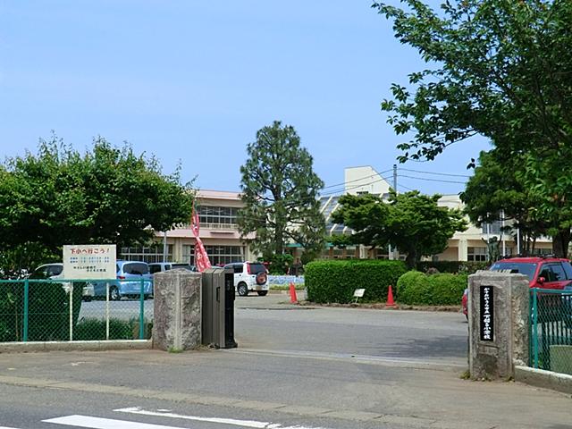 Primary school. Kasumigaura stand Shimoinayoshi to elementary school 777m