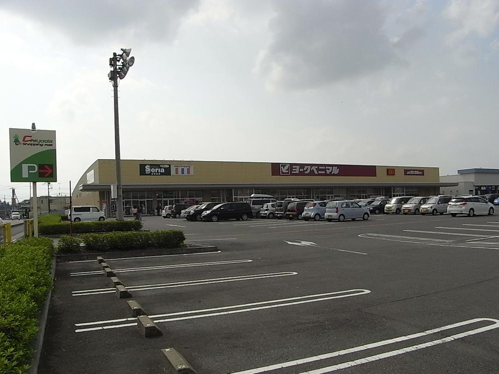 Supermarket. Until the York-Benimaru stores 453m